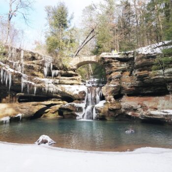 hocking hills winter hiking - stickandpotato